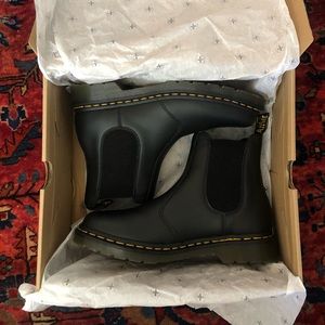 Dr. Martens 2976 Chelsea Boots